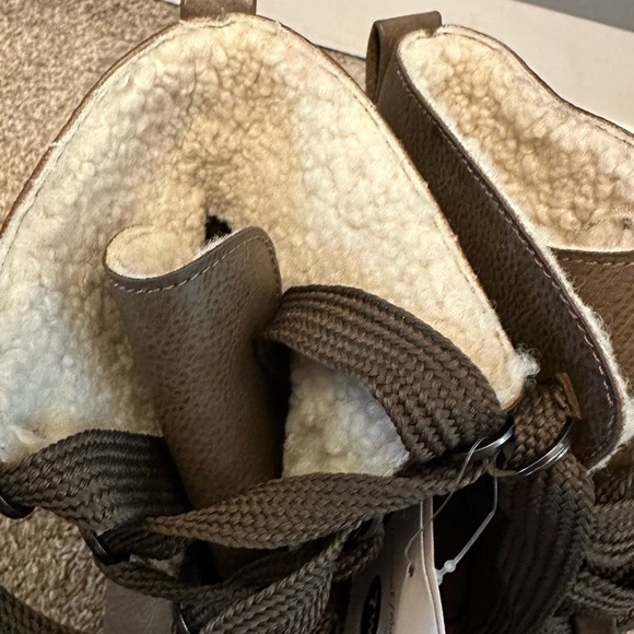 Universal Thread - Taupe Lace-Up Wedge Boots (Size 7.5) - Picture 8 of 8